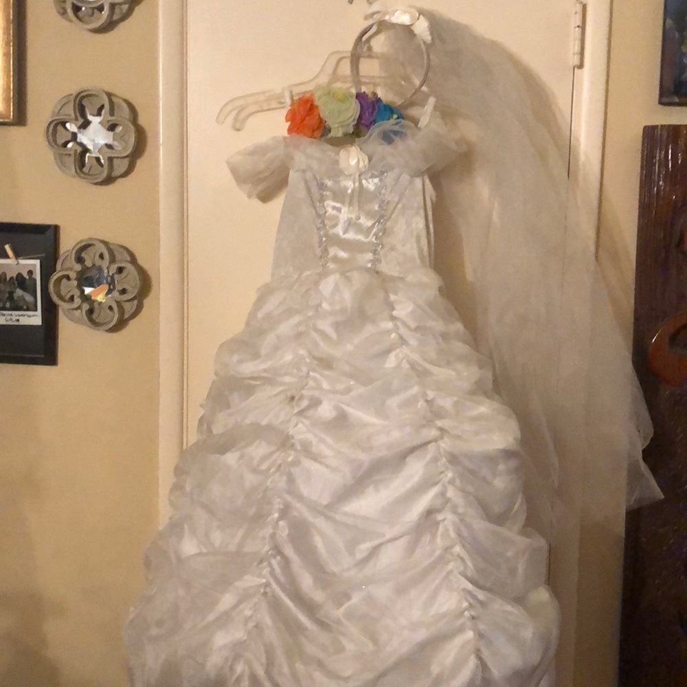 Halloween costume length 34 bust 10 inches